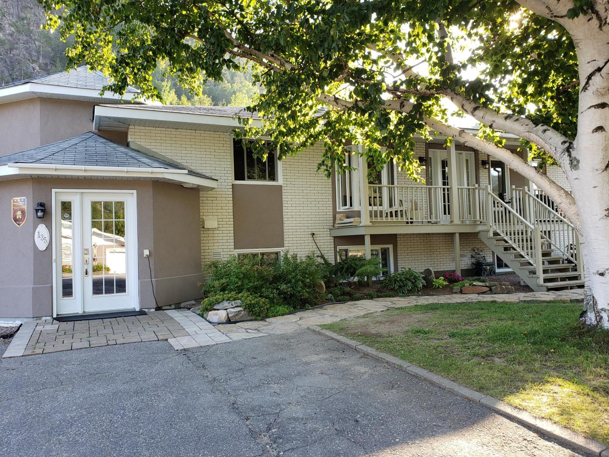 Residence Touristique Les Bouleaux Petit-Saguenay Bagian luar foto
