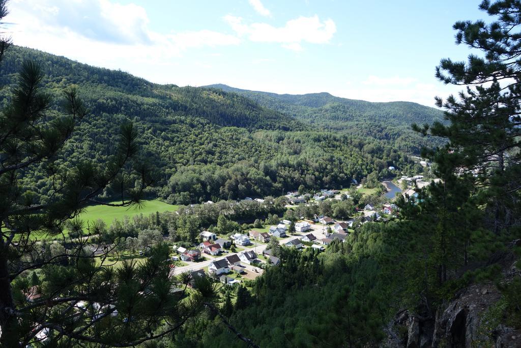 Residence Touristique Les Bouleaux Petit-Saguenay Bagian luar foto